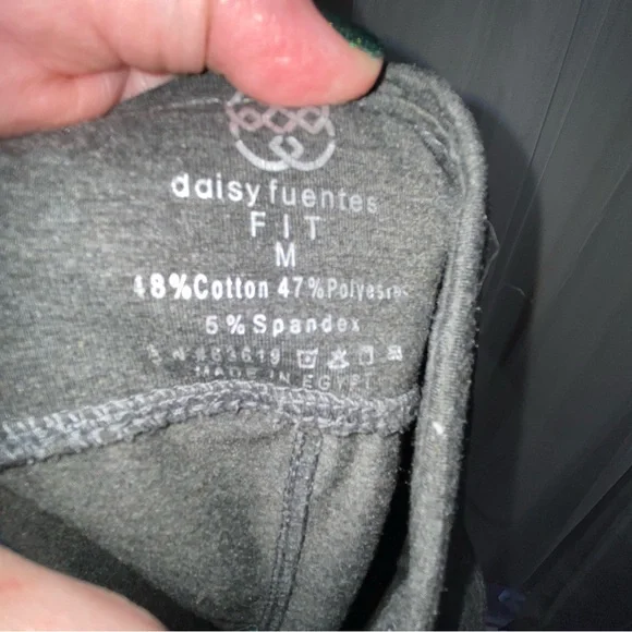 Sold Daisy Fuentes M Medium Women's Fit Gray Active Workout Sports Fitness - Picture 6 of 6